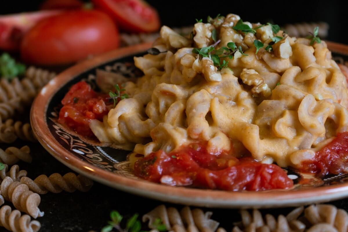 plate of mac and cheese, among the 10 trendiest quarantine recipes