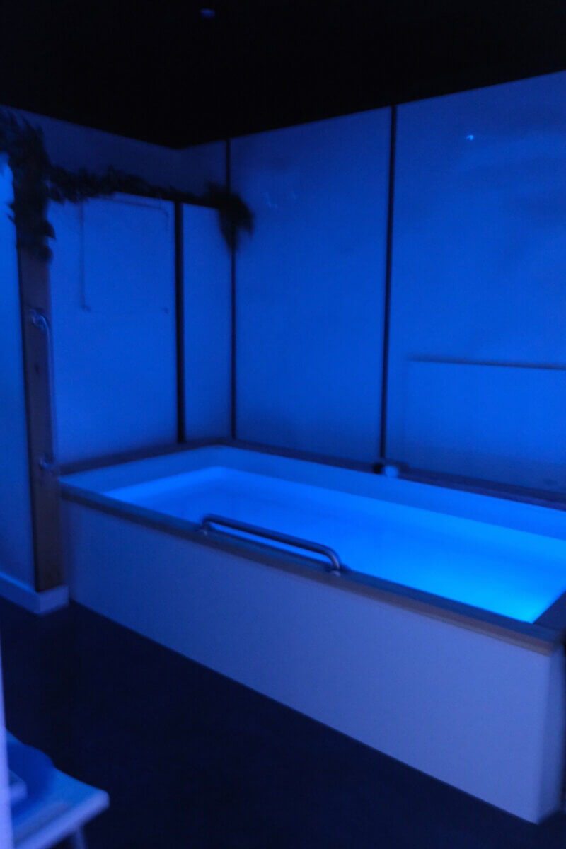blue light and a floatation tub