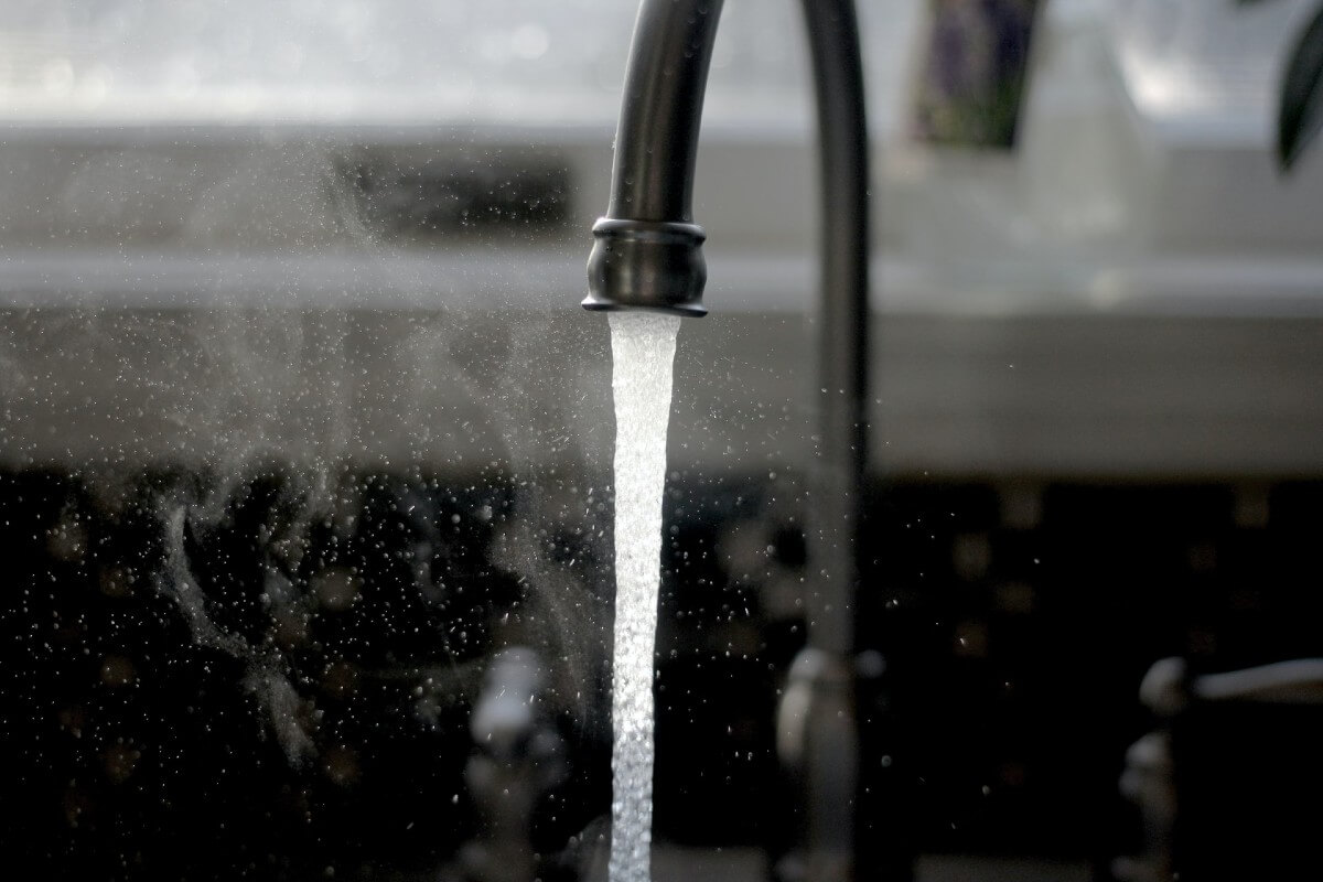 a running kitchen faucet