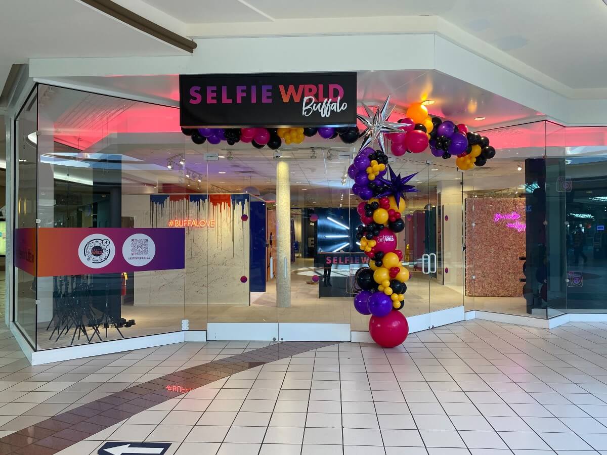 multicolored exterior of selfie wrld buffalo location