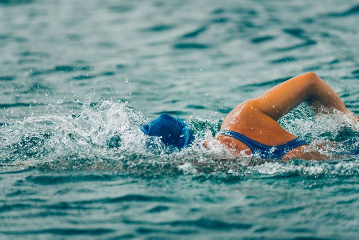 marathon swimmers raise funds for regina ywca