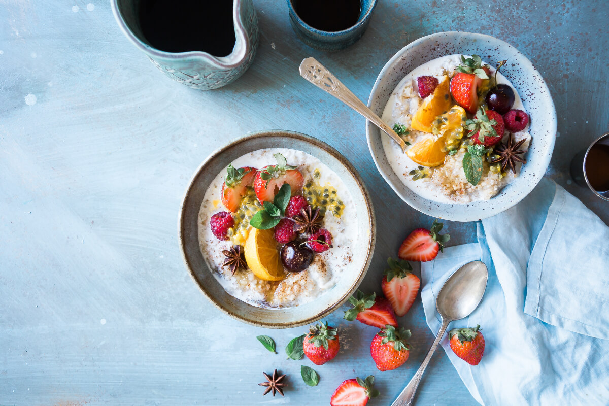 Healthy breakfast bowls with fruit 