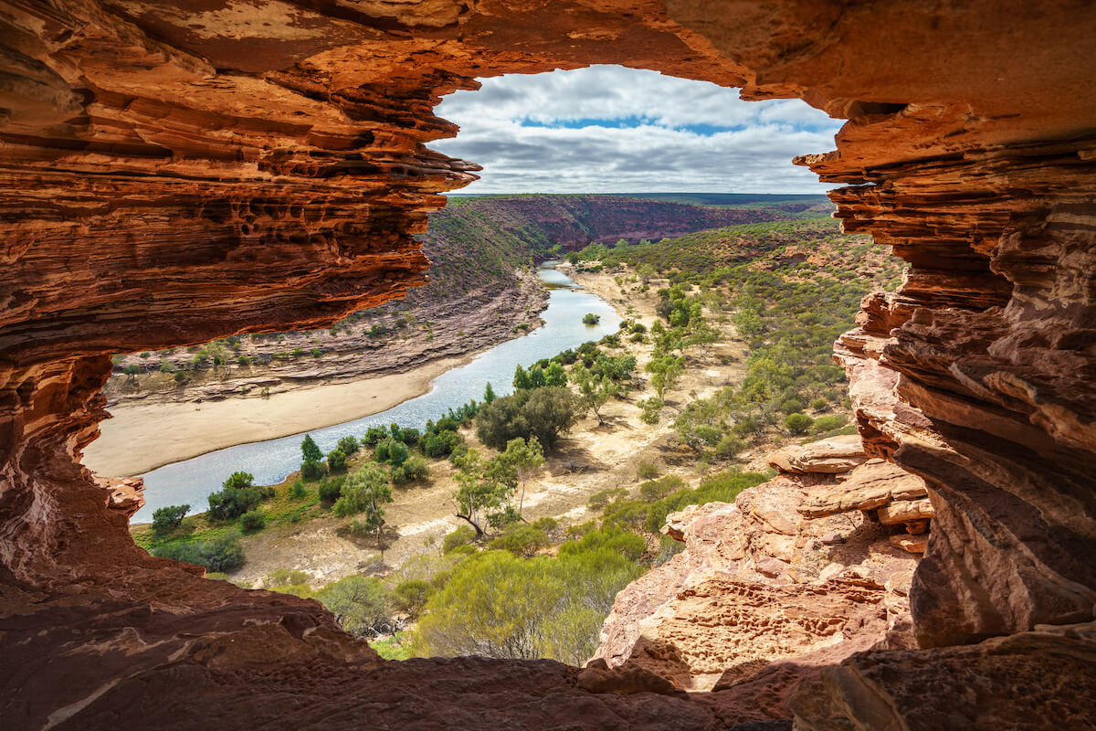 Natures window in the desert of kalbarri national park, western australia