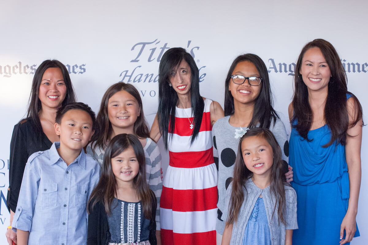 lizzie velasquez family