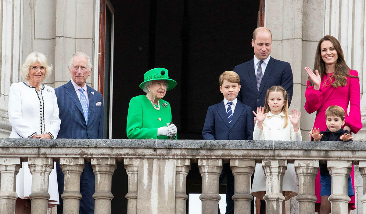 Her Majesty Queen Elizabeth on the balcony of Buckingham Palace along with members of the Royal Family. 